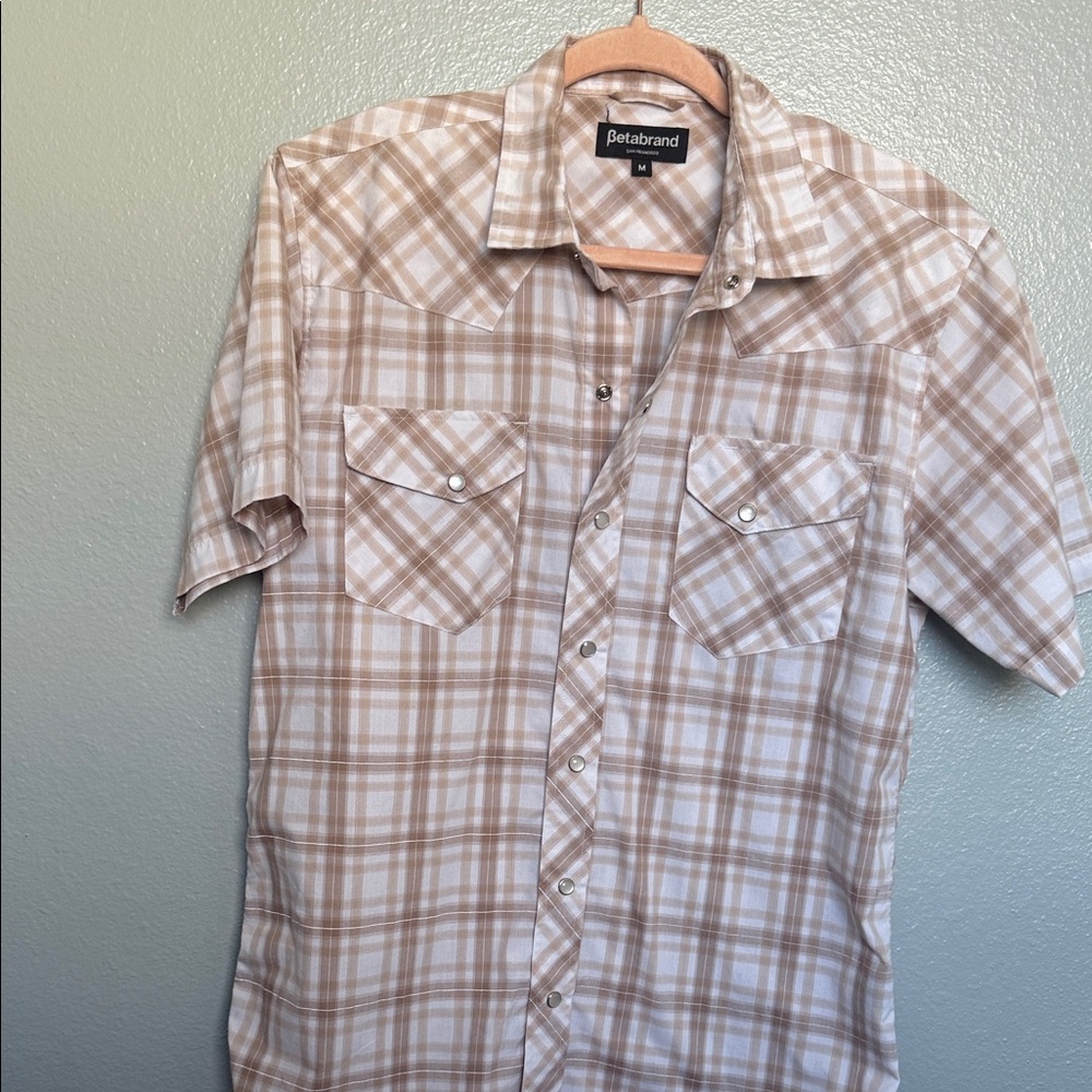 Betabrand Short-Sleeve Plaid Button-Down in Beige and White pearl snap
